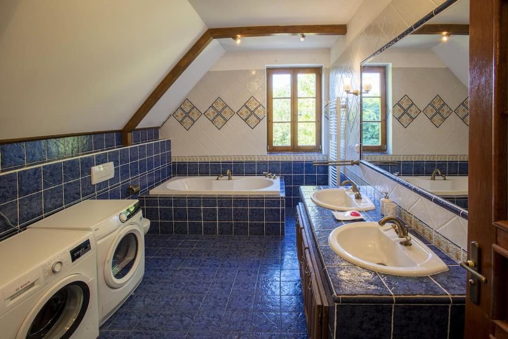 7 Bedroom Secluded Villa Close To Prague Ricany (Central Bohemian) Exterior foto